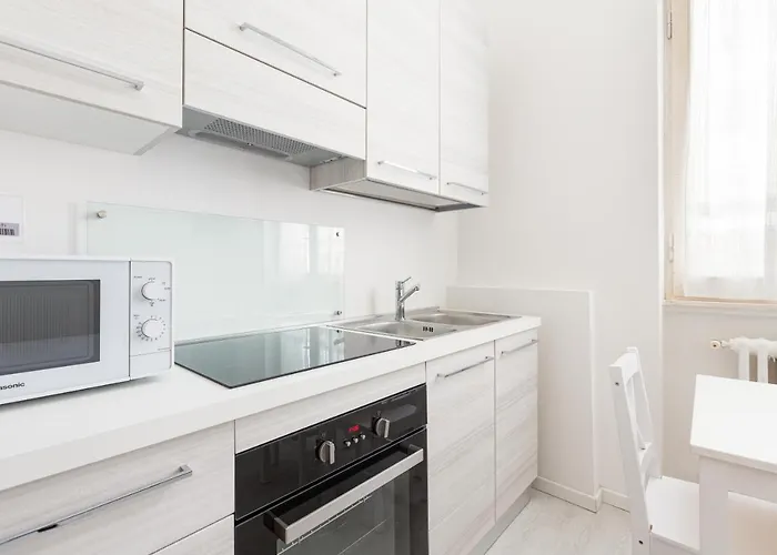 Guesthost - Milano Niguarda Private 15Sqm Studio